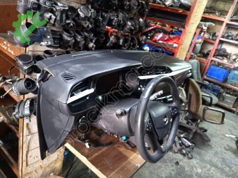 Opel Corsa Torpido çıkma parça