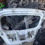 Opel Corsa Modeli için Arka Bagaj Kapak Parçası
