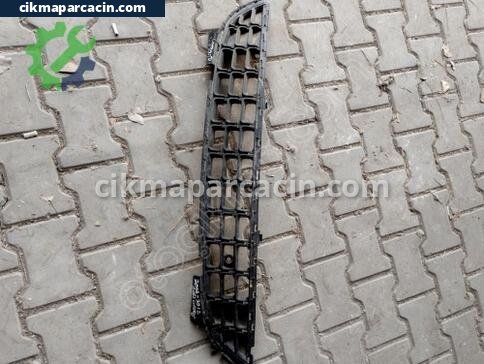 Opel Corsa Ön Panjur çıkma parça