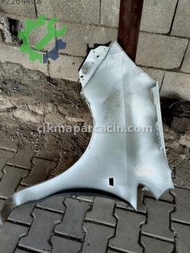 Opel Corsa Sağ Ön Çamurluk çıkma parça