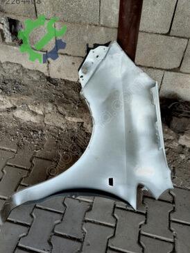 Opel Corsa Sağ Ön Çamurluk çıkma parça