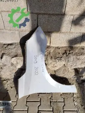 Opel Corsa Sağ Ön Çamurluk çıkma parça