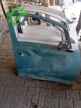 Opel Corsa Sağ Ön Kapı çıkma parça