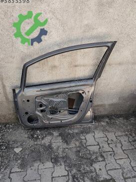 Opel Corsa Sağ Ön Kapı çıkma parça