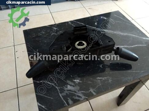 Opel Corsa Sinyal Kolu çıkma parça