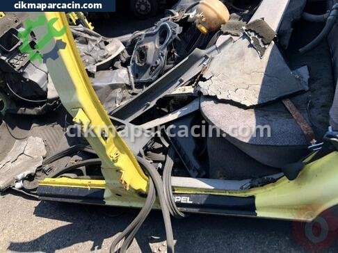 Opel Corsa Marşpiyel çıkma parça