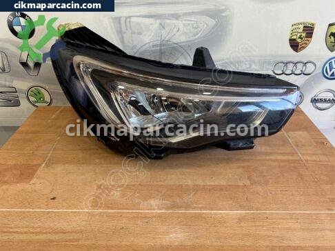 Opel Grandland Sağ Ön Far çıkma parça