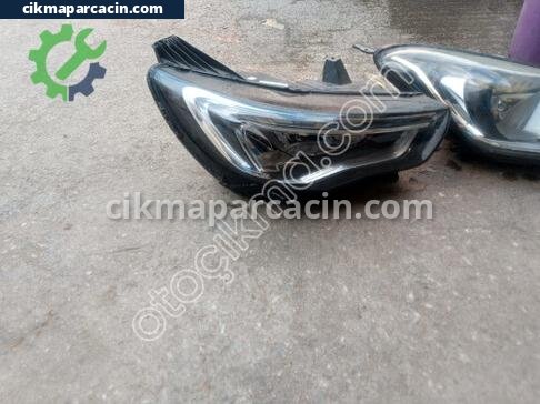 Opel Grandland Sağ Ön Far çıkma parça