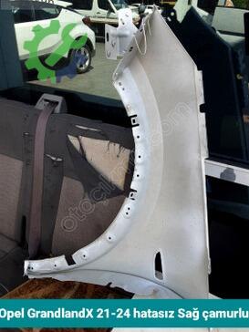 Opel Grandland Sağ Çamurluk 21-24 çıkma parça