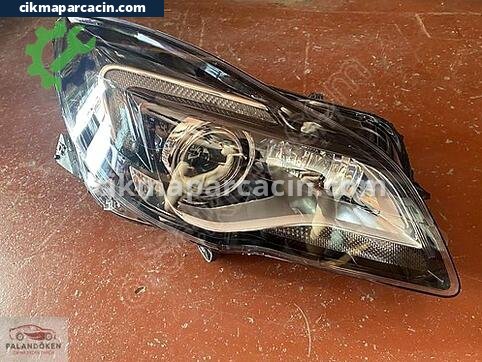 Opel Insignia Sağ Ön Far çıkma parça