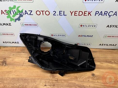 Opel Insignia Sağ Far Kasası 2014-2017 çıkma parça