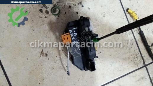 Opel Insignia Sol Arka Kapı Kilidi çıkma parça