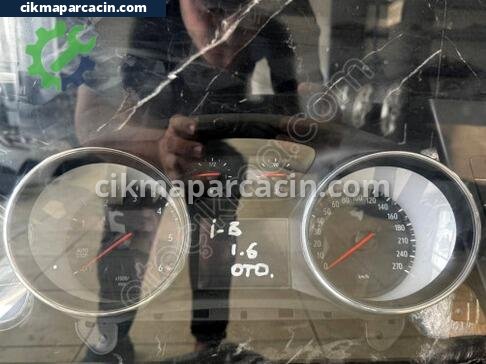 Opel Insignia Gösterge çıkma parça