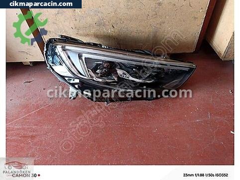 Opel Insignia Sağ Ön Far çıkma parça