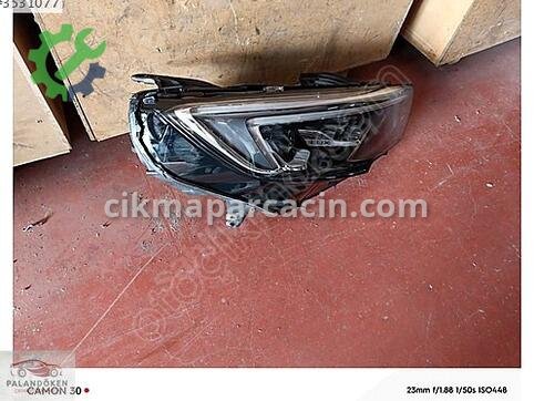 Opel Insignia Sağ Ön Far çıkma parça