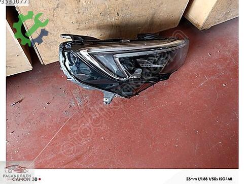 Opel Insignia Sağ Ön Far çıkma parça