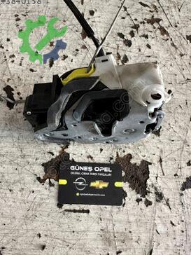 Opel Insignia Kapı Kilidi 13579497 çıkma parça