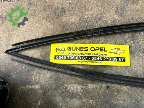 Opel Meriva Tavan Çıtası 13178899 çıkma parça