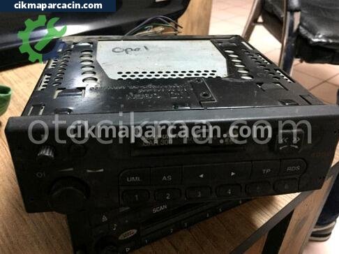 Opel Agila Teyp çıkma parça