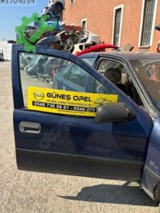 Opel Vectra Orijinal Çıkma Sağ Ön Kapı