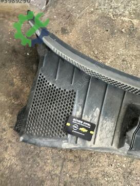 Opel Vectra Ön Cam Izgarası 90464416 çıkma parça
