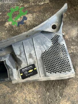 Opel Vectra Ön Cam Izgarası 90464416 çıkma parça