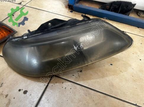 Opel Vectra Sağ Ön Far çıkma parça