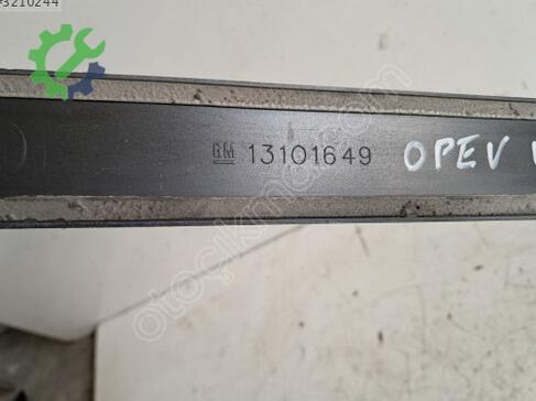 Opel Vectra Kapı Çıtası çıkma parça
