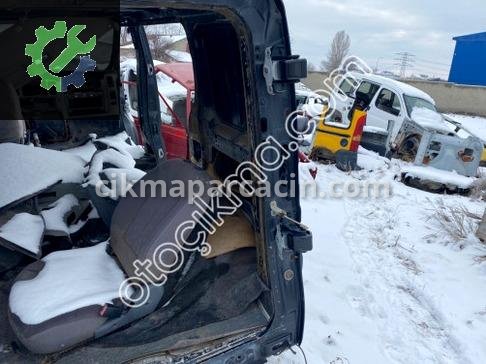 Opel Vivaro Sağ Arka Çamurluk çıkma parça