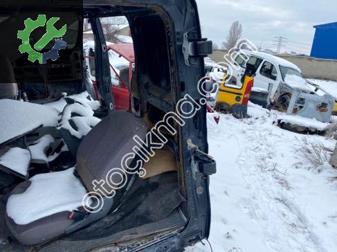 Opel Vivaro Sağ Arka Çamurluk çıkma parça