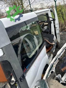 Opel Vivaro Sağ Arka Çamurluk çıkma parça