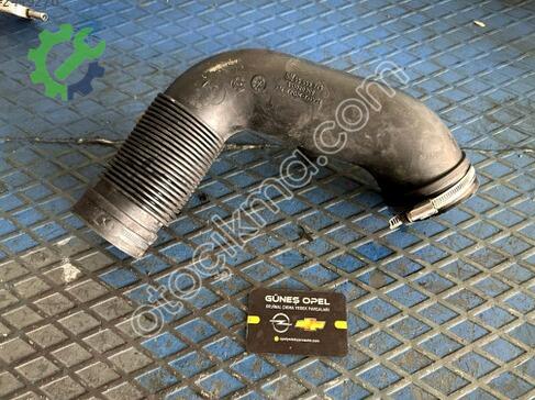 Opel Zafira Hava Filtresi Hortumu 55559325 çıkma parça