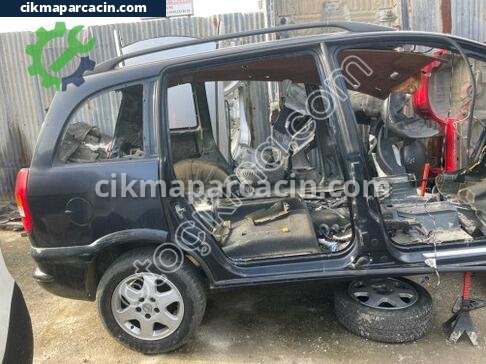 Opel Zafira Sağ Arka Çamurluk çıkma parça