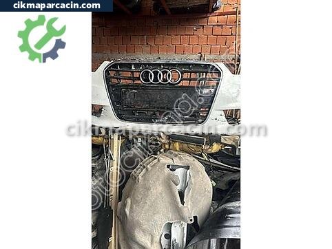 Audi A6 Ön Panjur çıkma parça