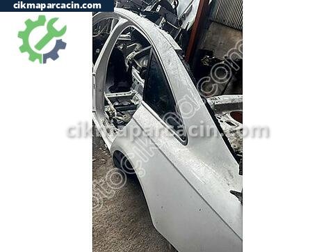 Audi A6 Sol Arka Çamurluk çıkma parça