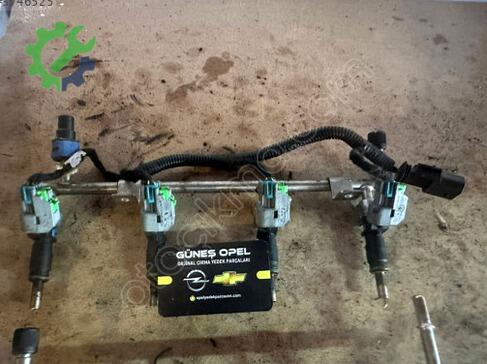 Opel Meriva Enjektör Kütüğü 55573667 çıkma parça