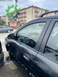 Orijinal Hyundai Matrix Sol Ön Kapı Çıkma Parçası