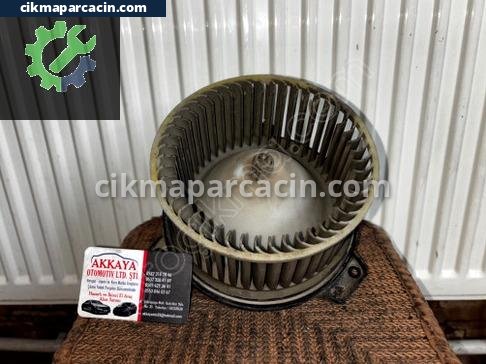 Mazda 323 Kalorifer Motoru çıkma parça