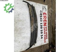 Orijinal Nissan Note Ön Cam Izgarası – Çıkma Parça