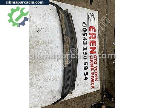 Nissan Note Ön Cam Izgarası çıkma parça