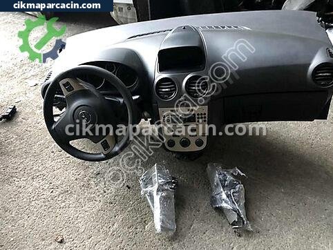 Opel Corsa Torpido çıkma parça