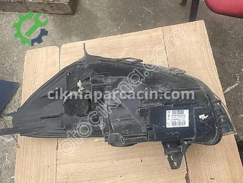 Renault Clio Sağ Ön Far çıkma parça