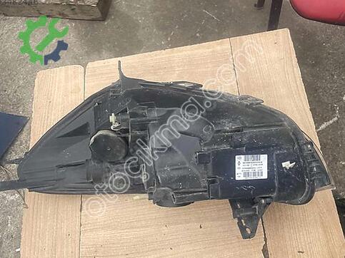 Renault Clio Sağ Ön Far çıkma parça