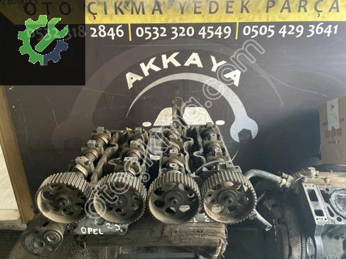 Saab 9-3 Silindir Kapağı X25XE çıkma parça