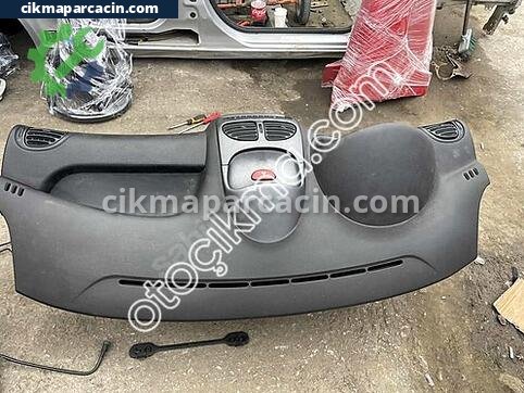 Peugeot 206 Torpido çıkma parça
