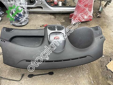 Peugeot 206 Torpido çıkma parça