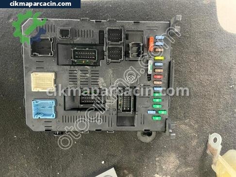 Peugeot 407 Sigorta Kutusu çıkma parça