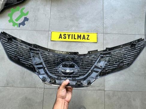 Nissan Qashqai Ön Panjur çıkma parça