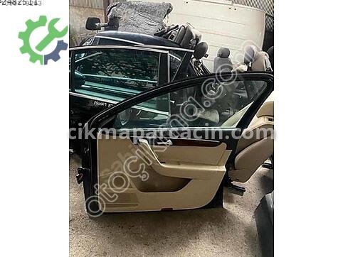 Volkswagen Passat Sağ Ön Kapı çıkma parça