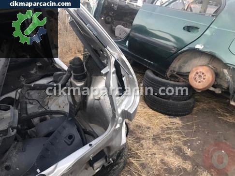 Fiat Palio Sağ Arka Çamurluk çıkma parça